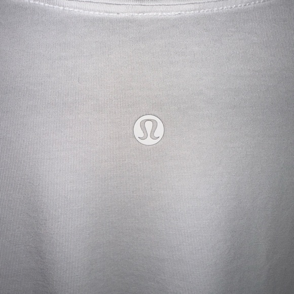 Excellent condition, lululemon, size 6, long sleeve T shirt. No stains or imper - Picture 3 of 6